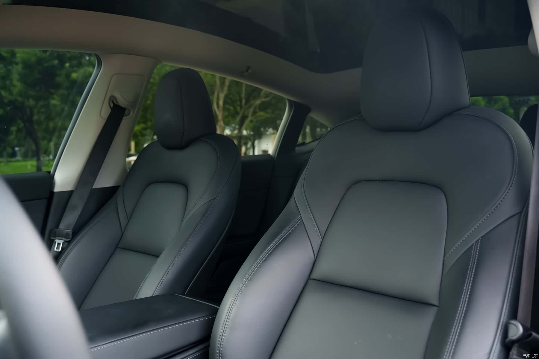 Tesla Model Y, 2022 16