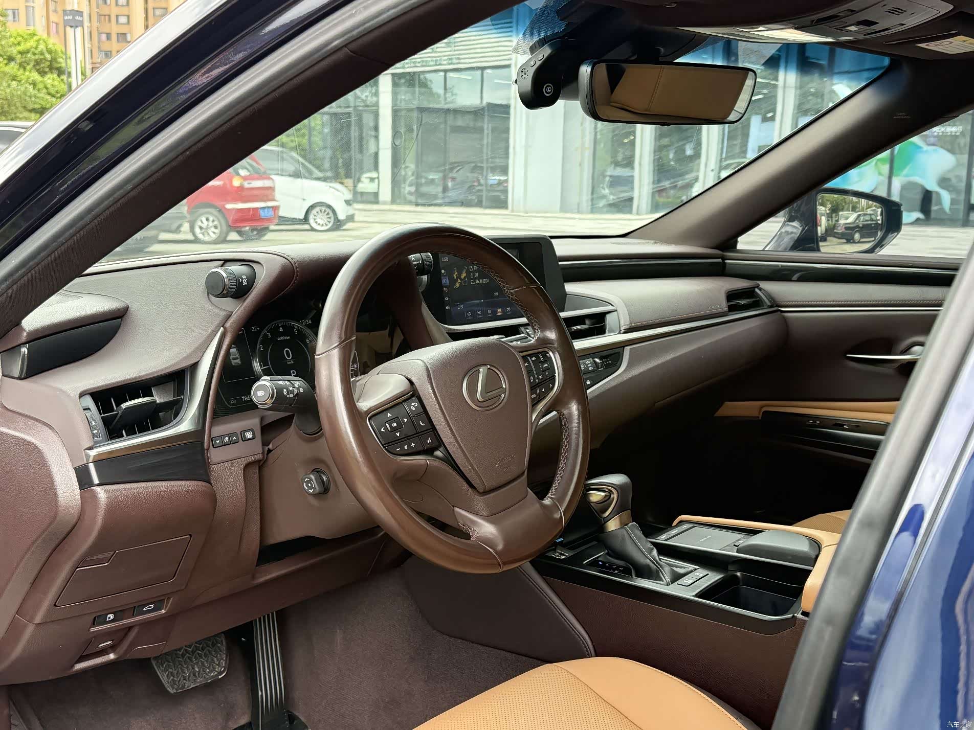 Lexus ES, 2021 14