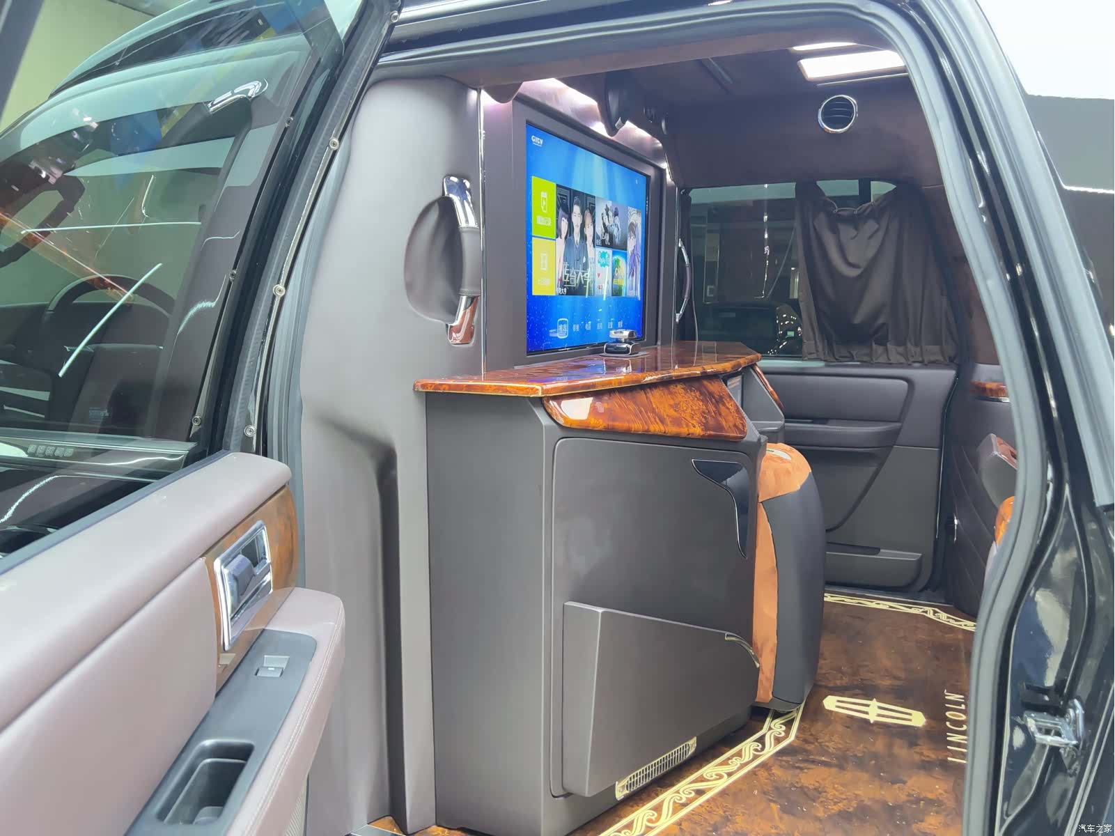 Lincoln Navigator, 2016 11