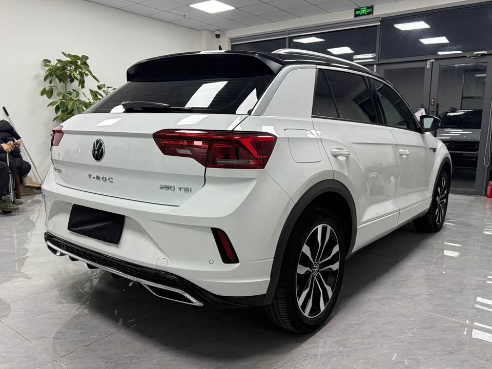 Volkswagen T-ROC exploring Songs