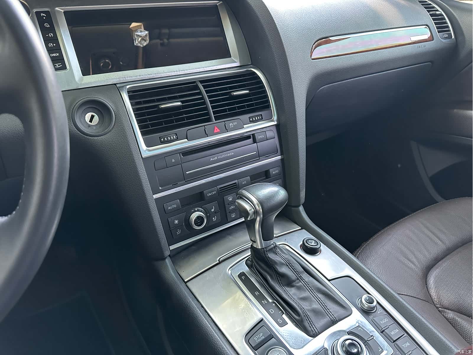 Audi Q7, 2013 34