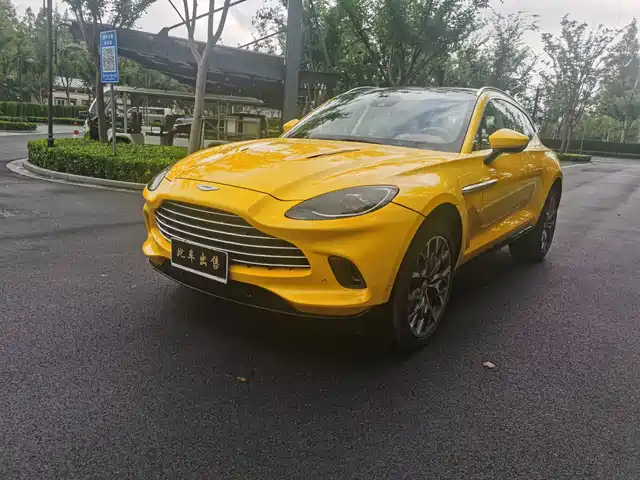 Aston Martin DBX 2026 — купить из Китая под заказ