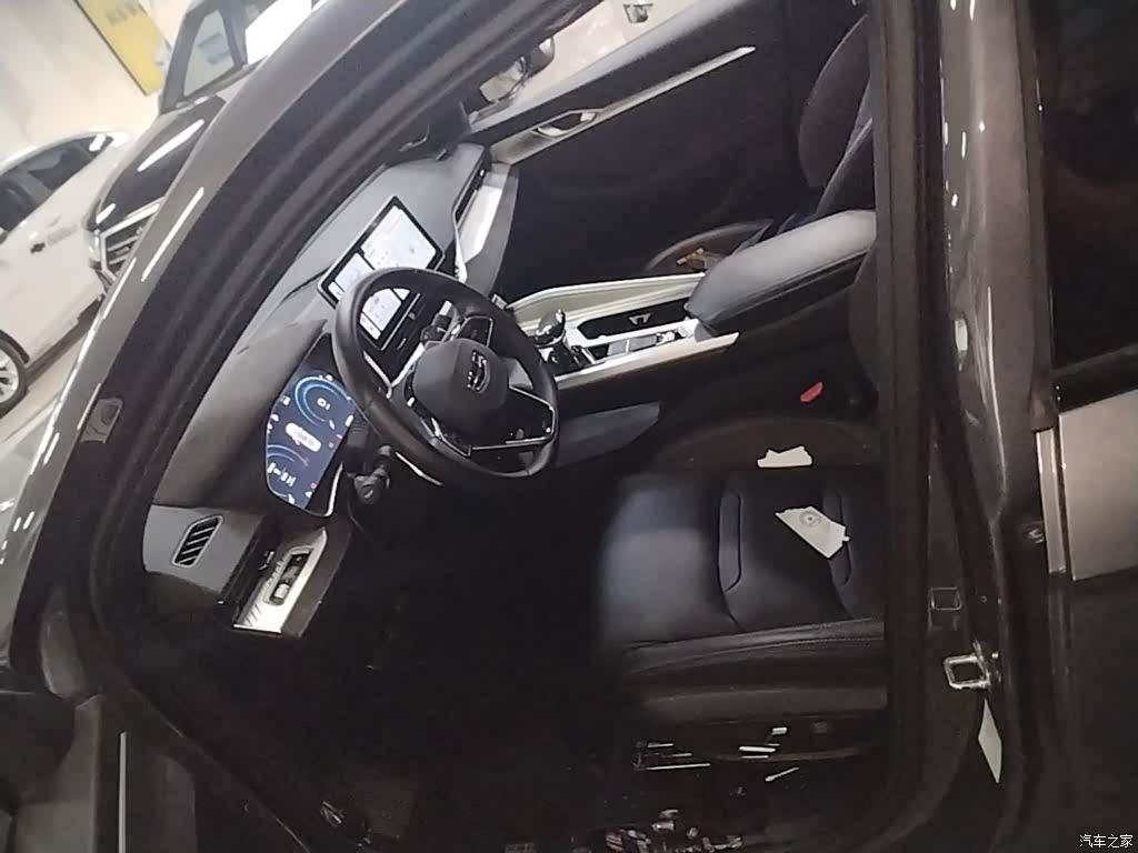 Geely Preface, 2024 16