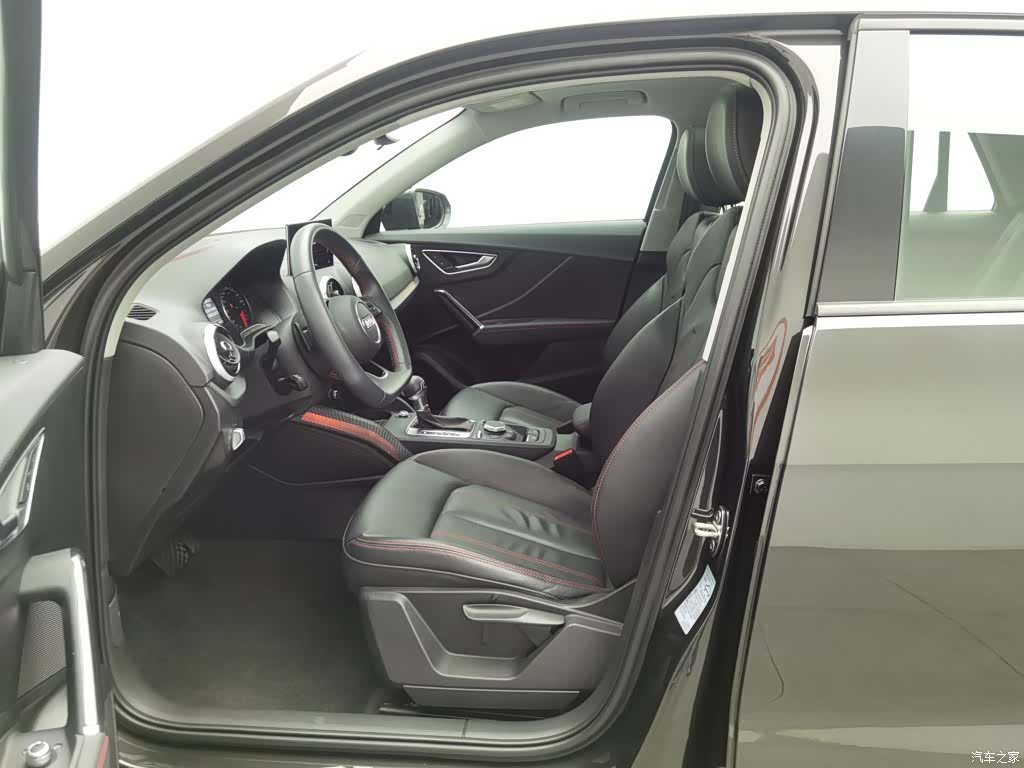 Audi Q2L, 2024 10