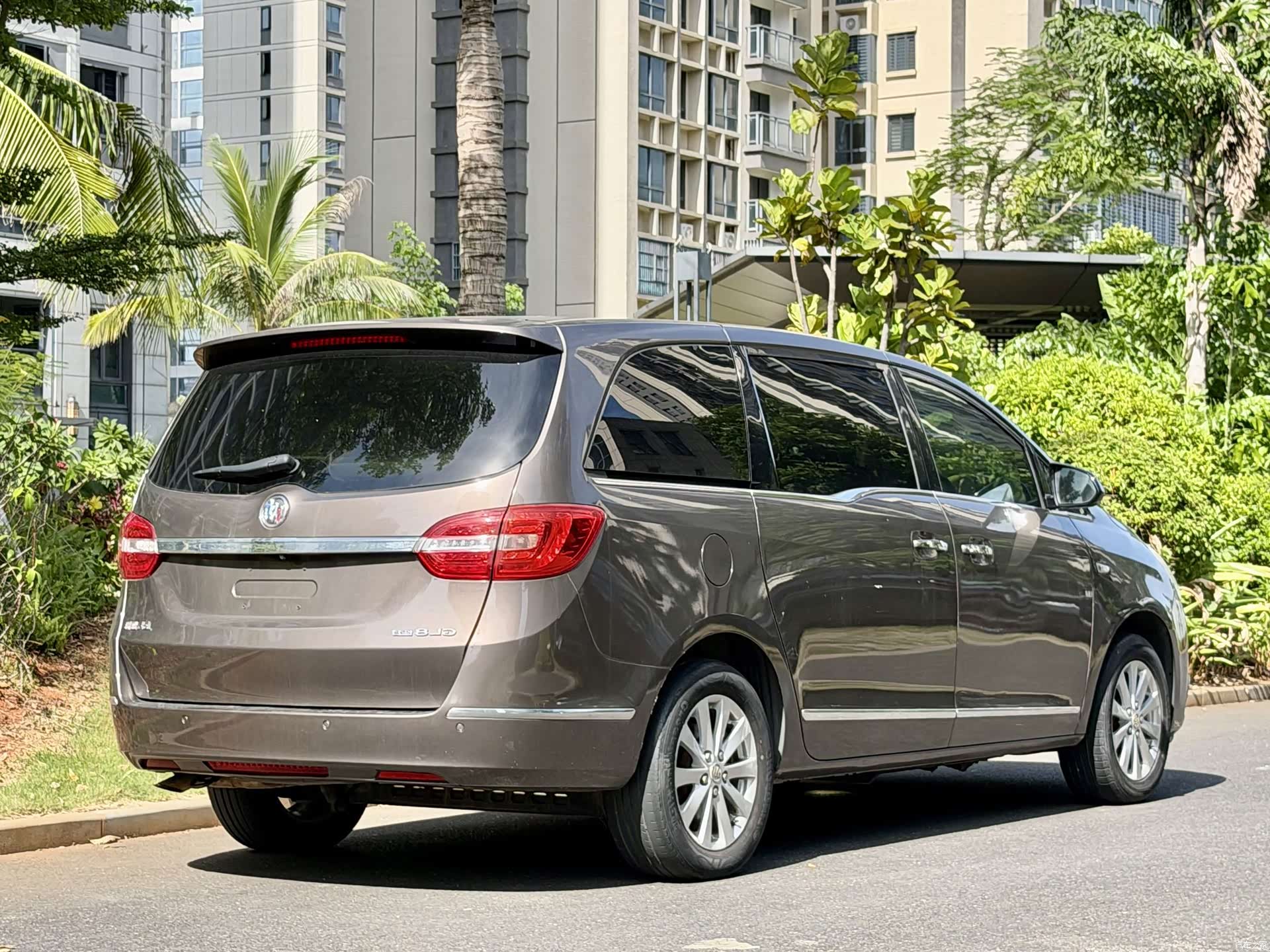 Buick GL8, 2018 9