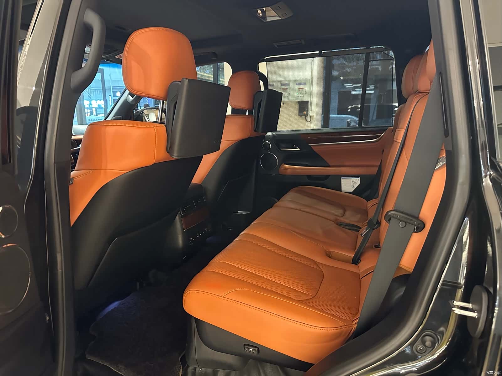 Lexus LX, 2018 8