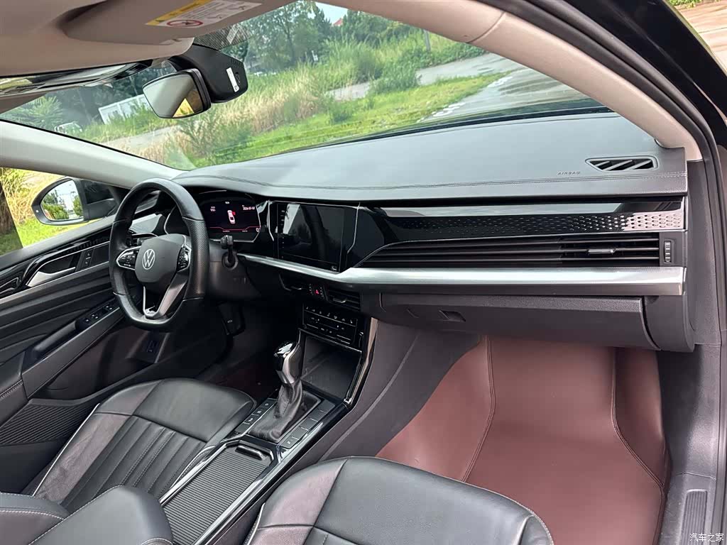 Volkswagen Passat, 2023 16
