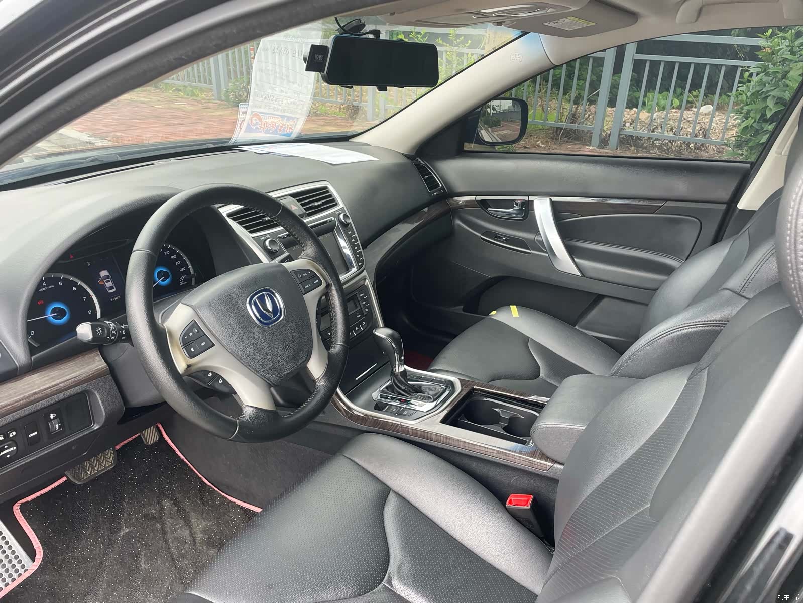 Changan V, 2015 13