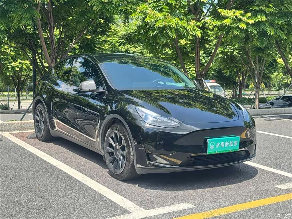 Tesla Model Y, 2022 10