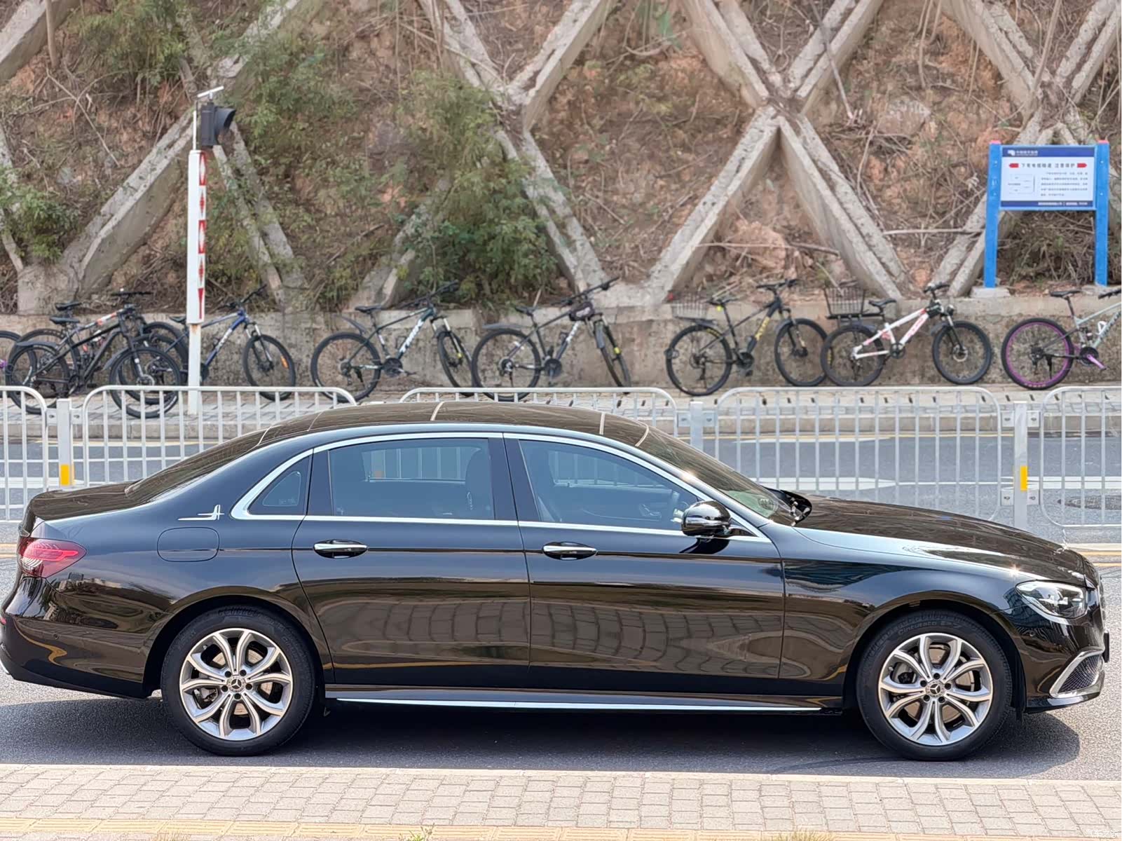 Mercedes-Benz E-Class, 2024 4