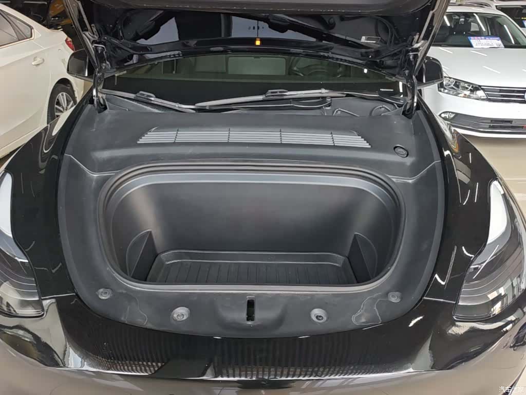 Tesla Model Y, 2023 20