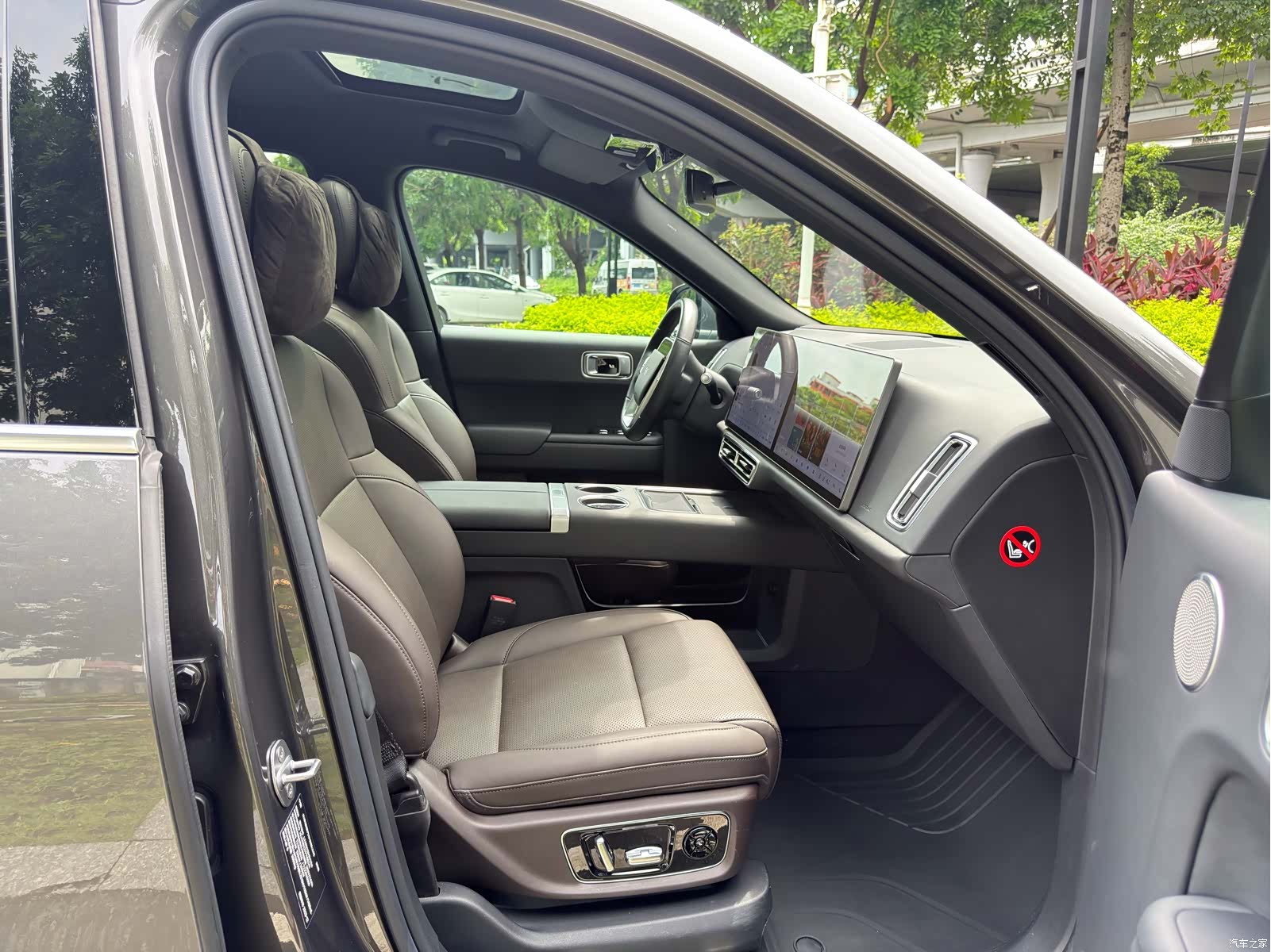 Li Auto L8, 2023 10