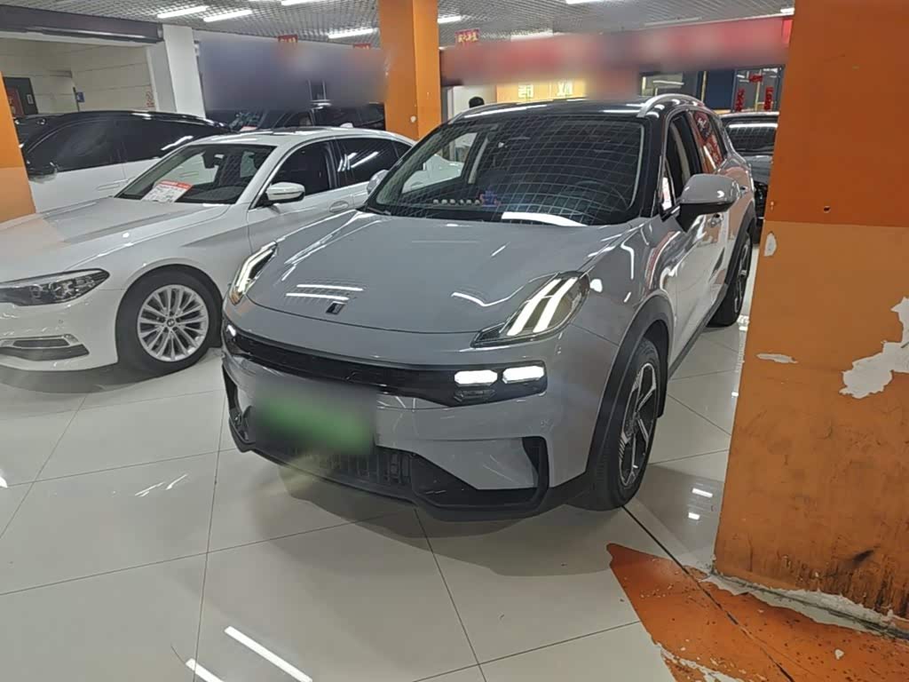 Lynk & Co 06 EM-P