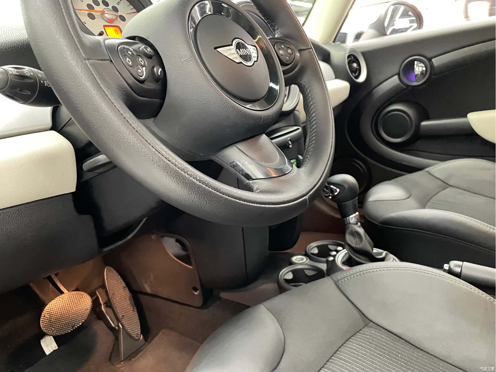 Mini Cooper, 2012 32