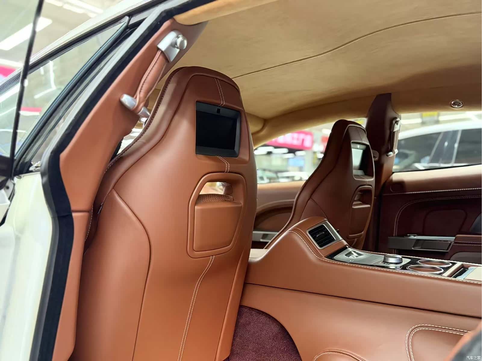 Aston Martin Rapide, 2015 10