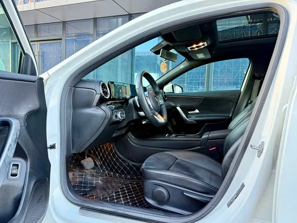 Mercedes-Benz Class A Mercedes-Benz Class A
