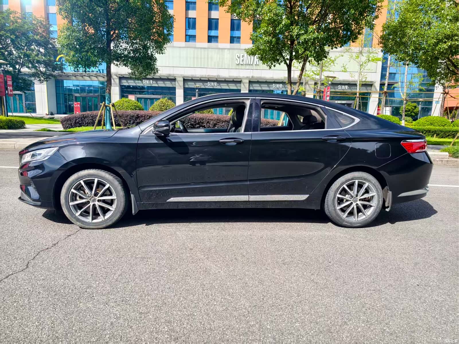 Geely +, 2021 11