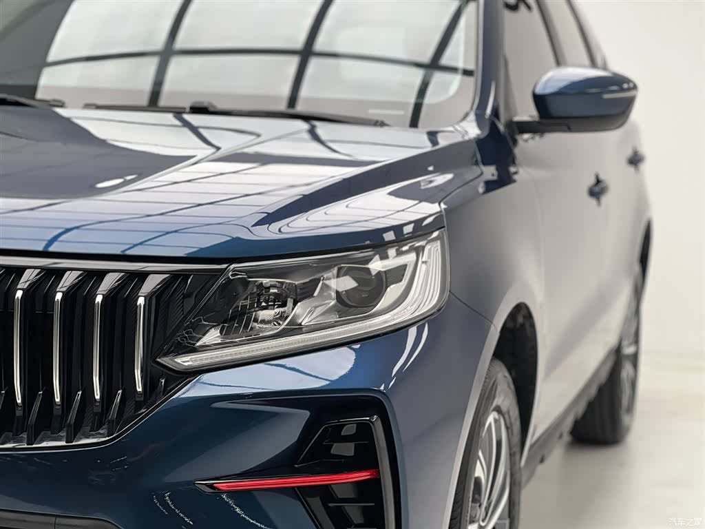 Geely X6, 2022 4