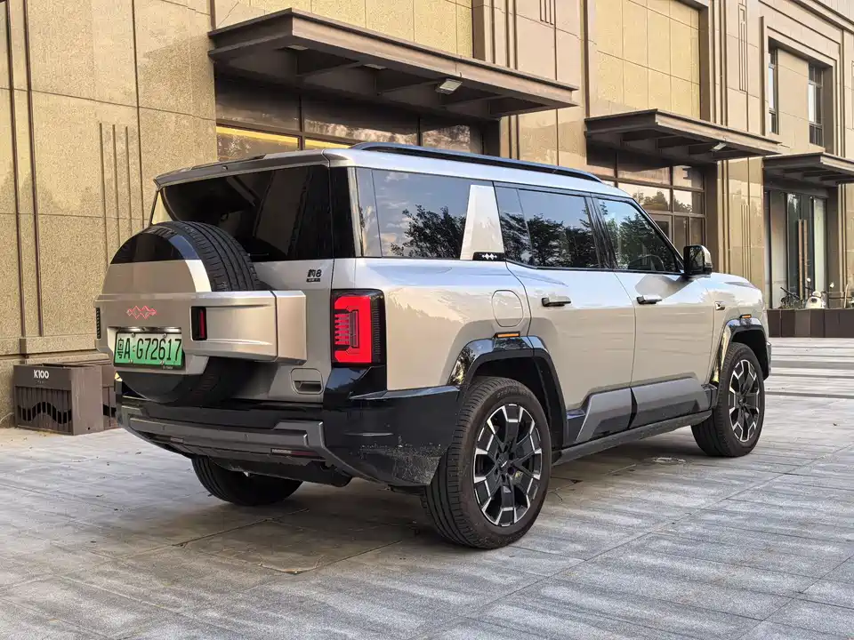 BYD Leopard 8