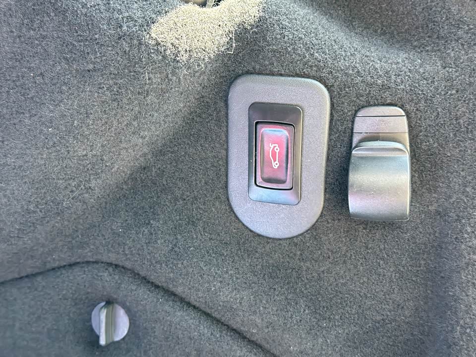 Jaguar XEL Jaguar XEL