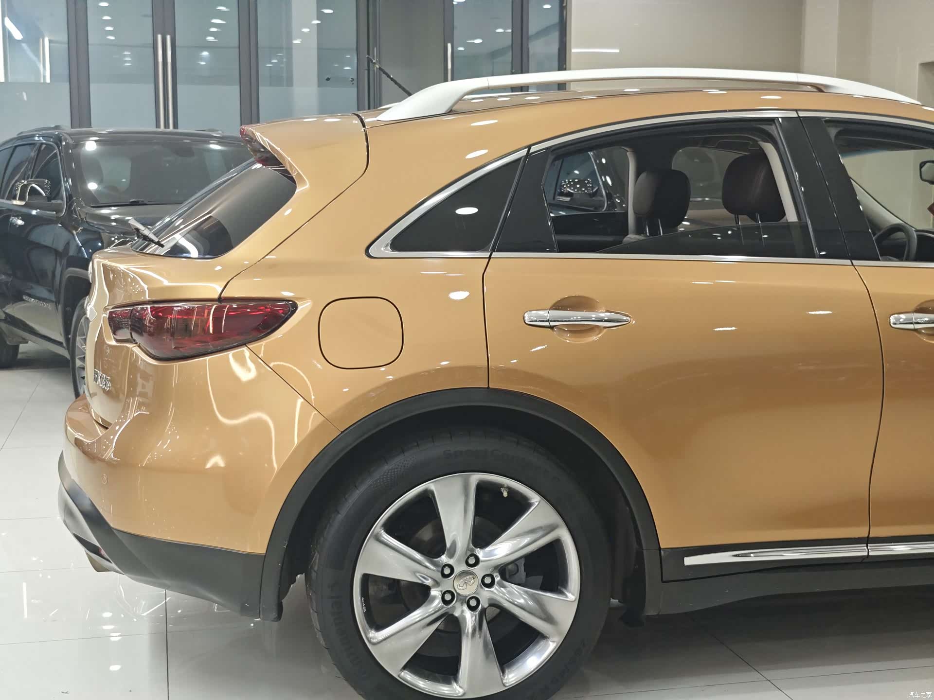 Infiniti FX35, 2013 20