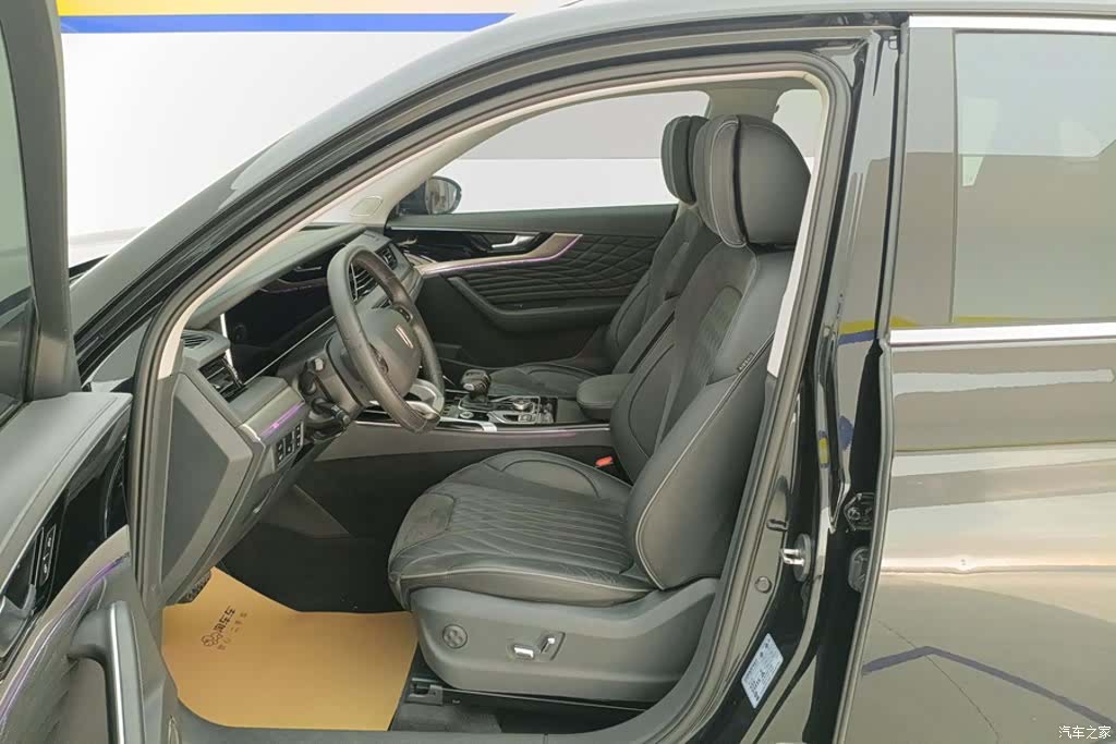 Hongqi HS5, 2022 9