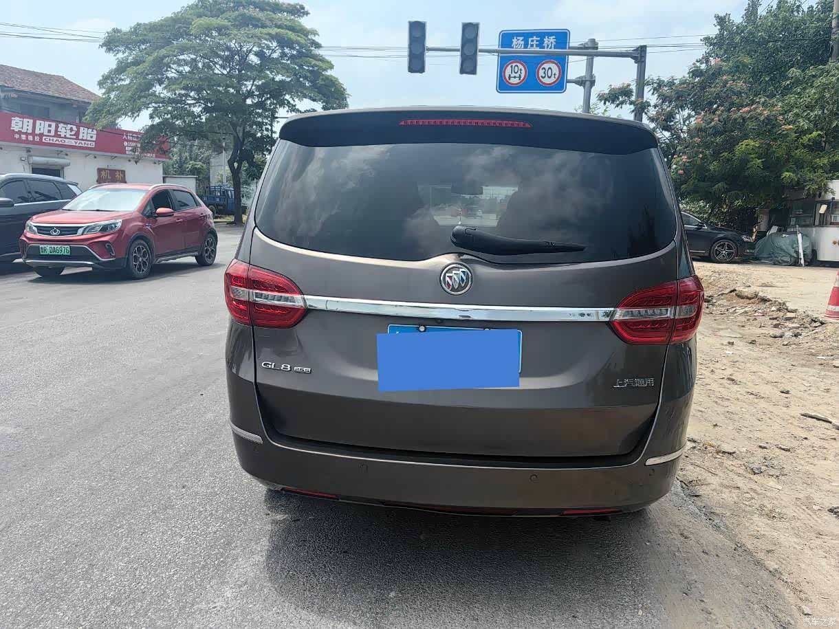 Buick GL8, 2017 9