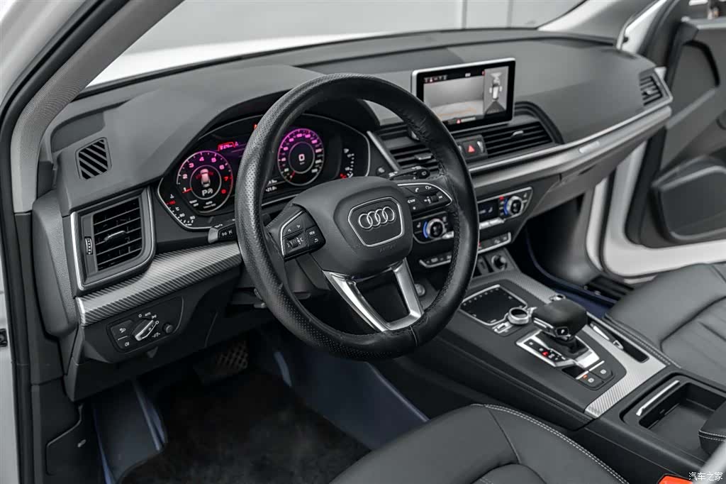 Audi Q5L, 2021 11