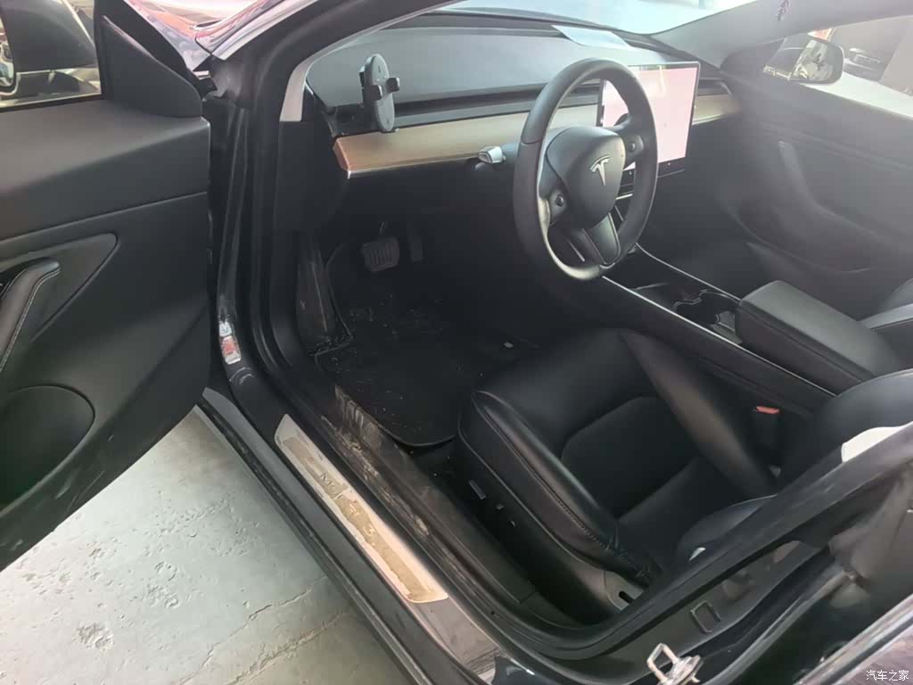 Tesla Model 3, 2019 16