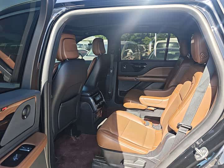 Lincoln Aviator, 2020 года фото 9