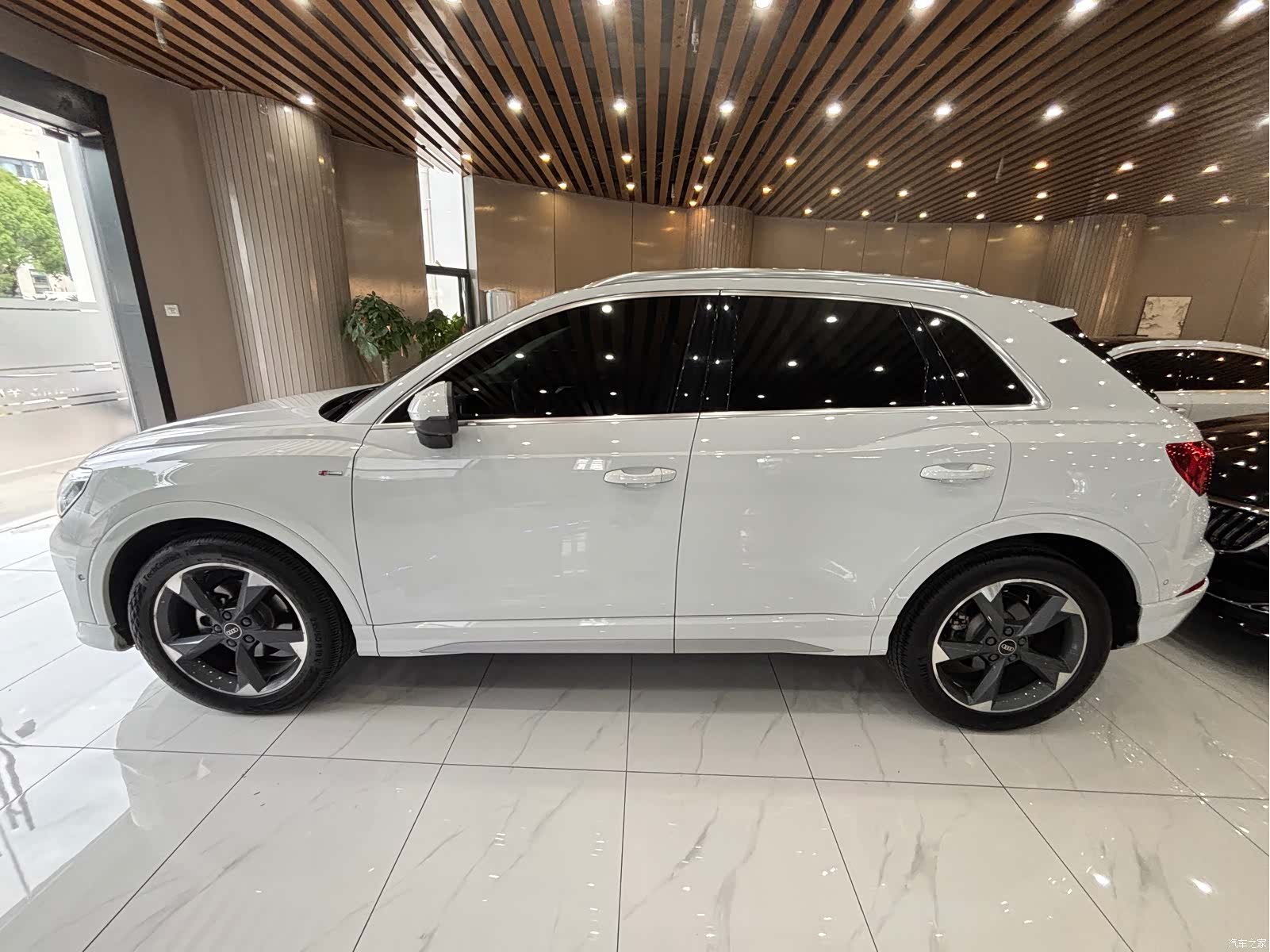 Audi Q3, 2022 4