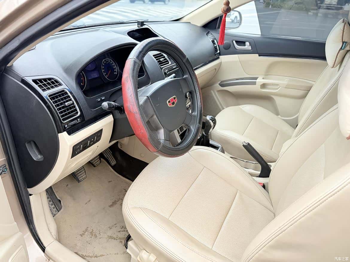 Geely Emgrand, 2013 8
