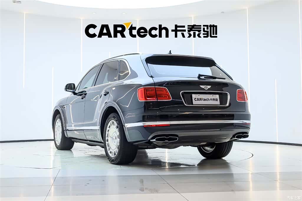 Bentley Bentayga, 2018 8