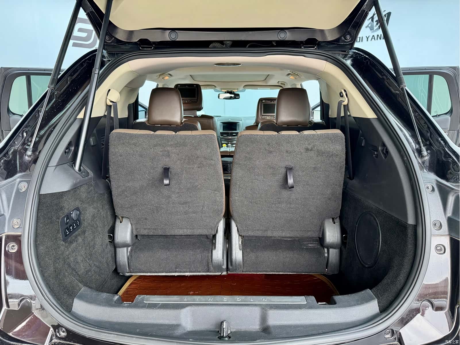 Lincoln MKT, 2014 23