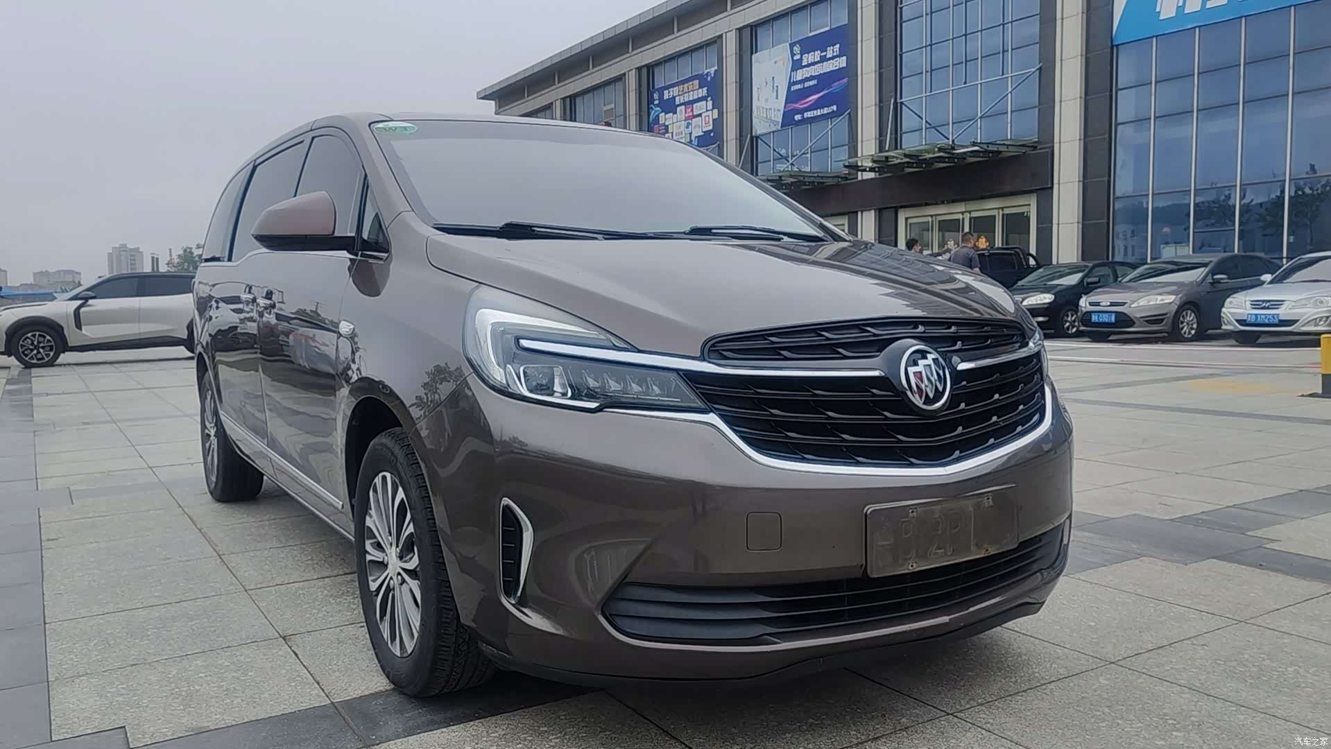 Buick GL8, 2021 1