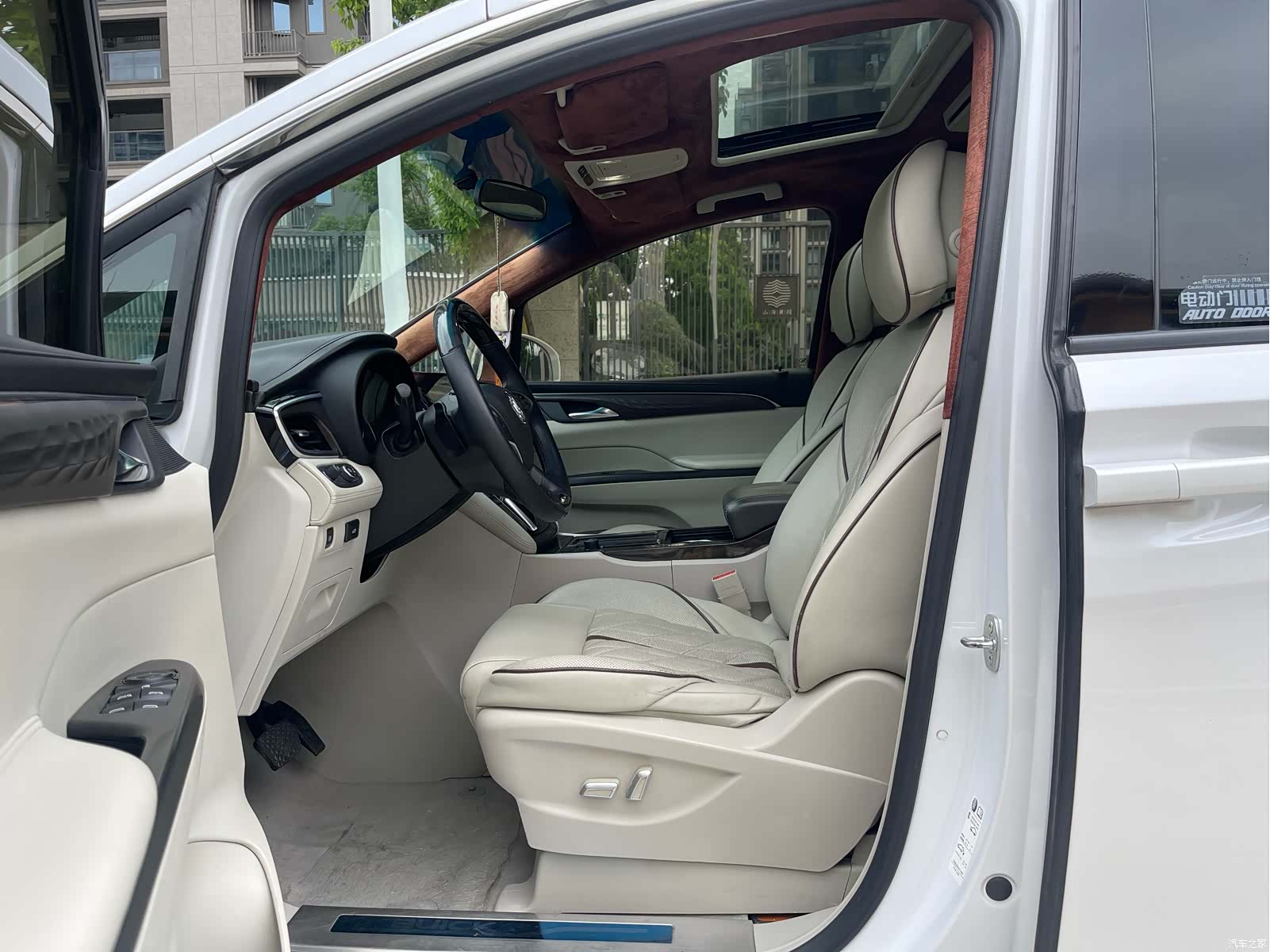 Buick GL8, 2020 7