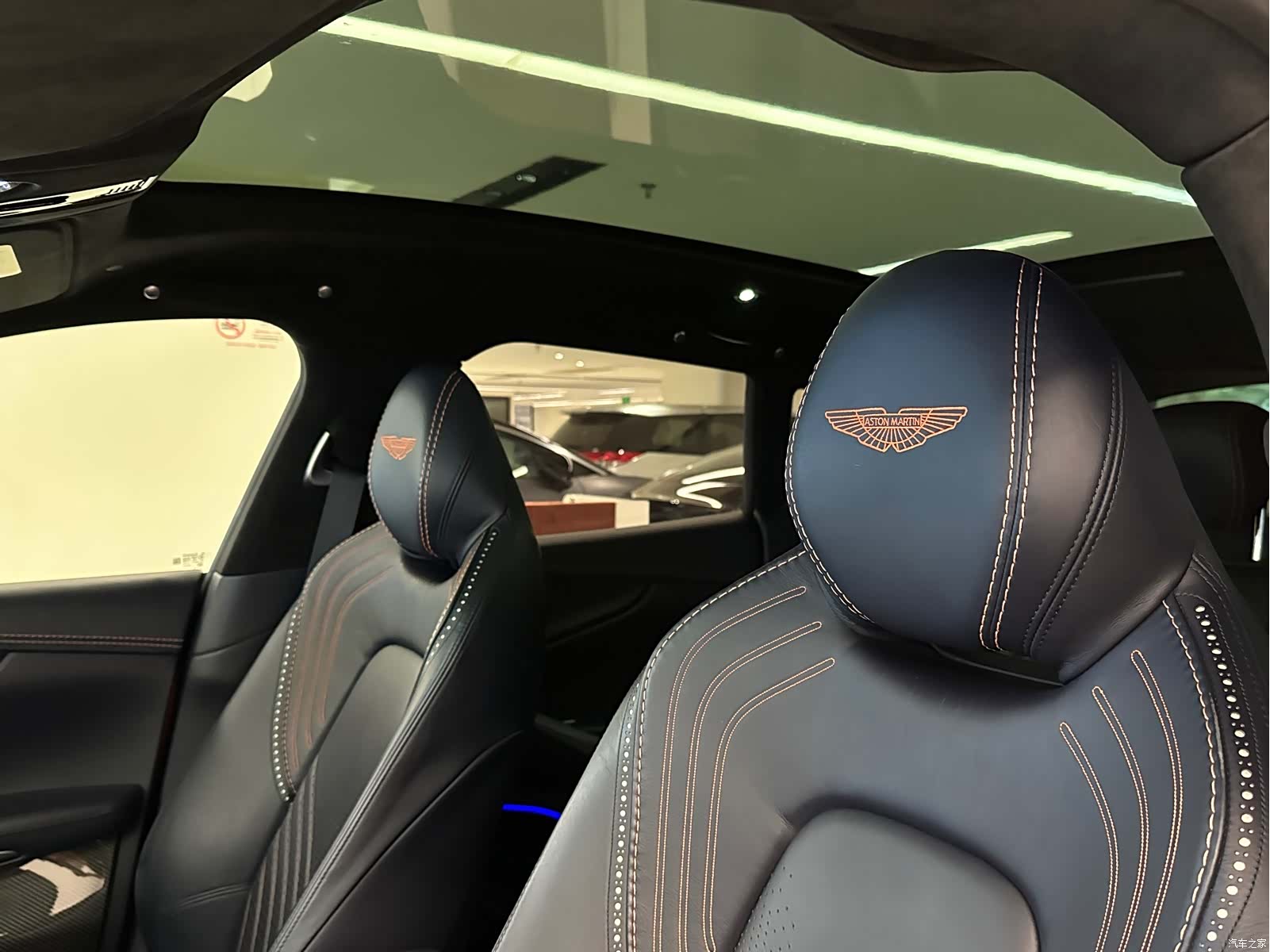 Aston Martin DBX, 2021 11