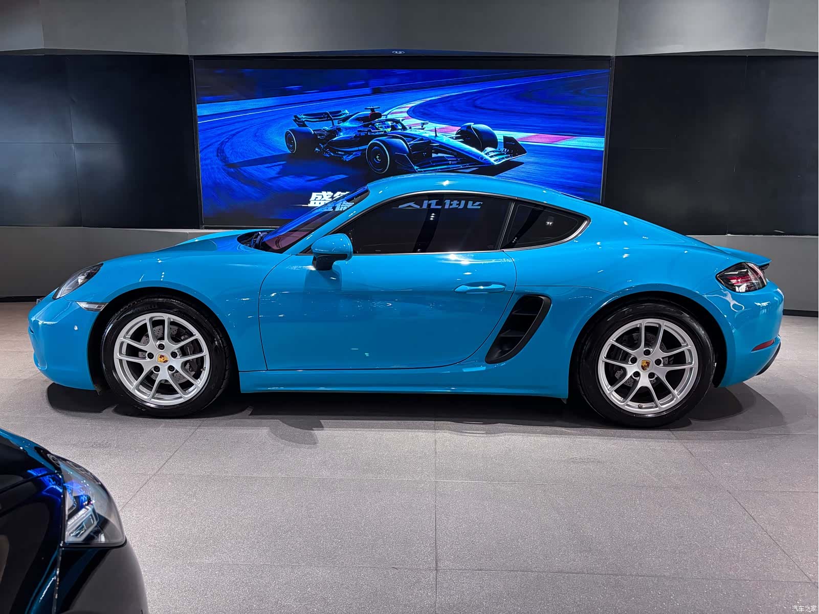 Porsche Cayman, 2019 3