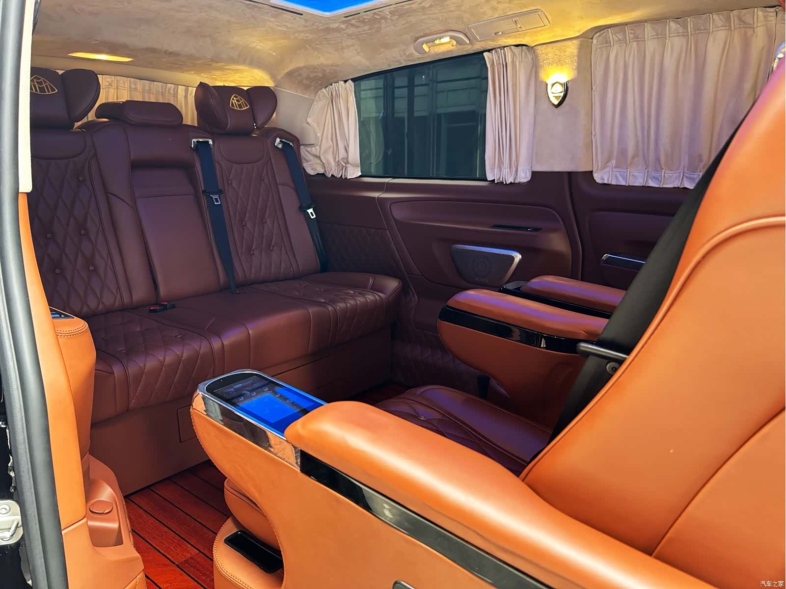 Mercedes-Benz VI, 2020 11