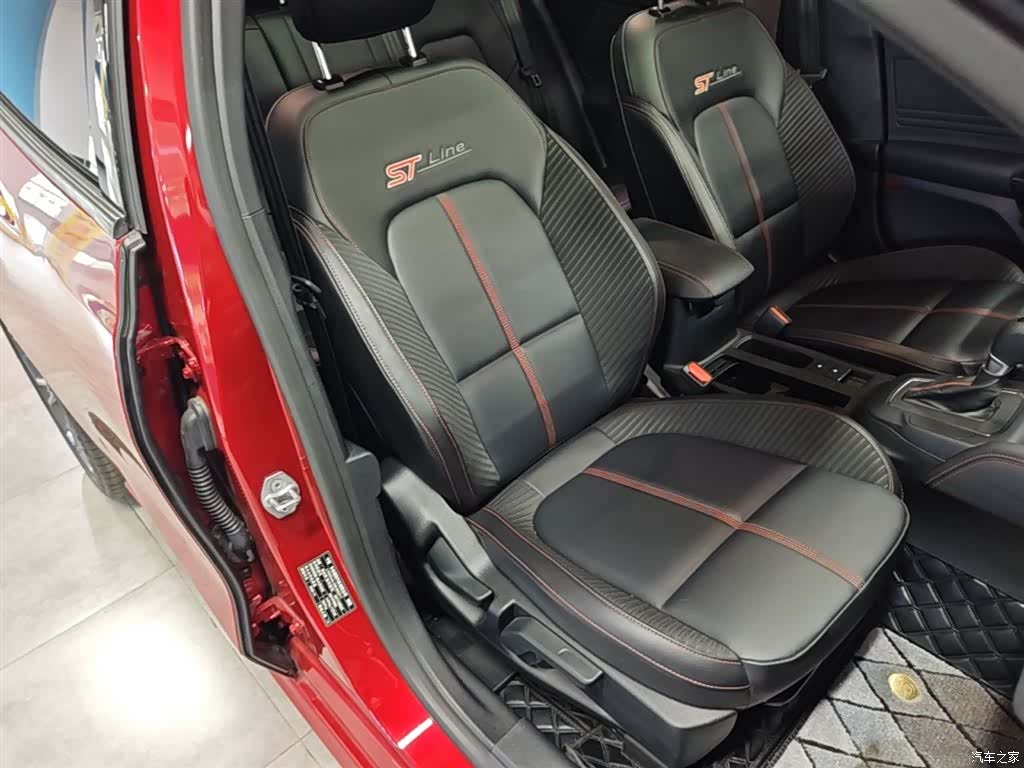 Ford Focus, 2023 25