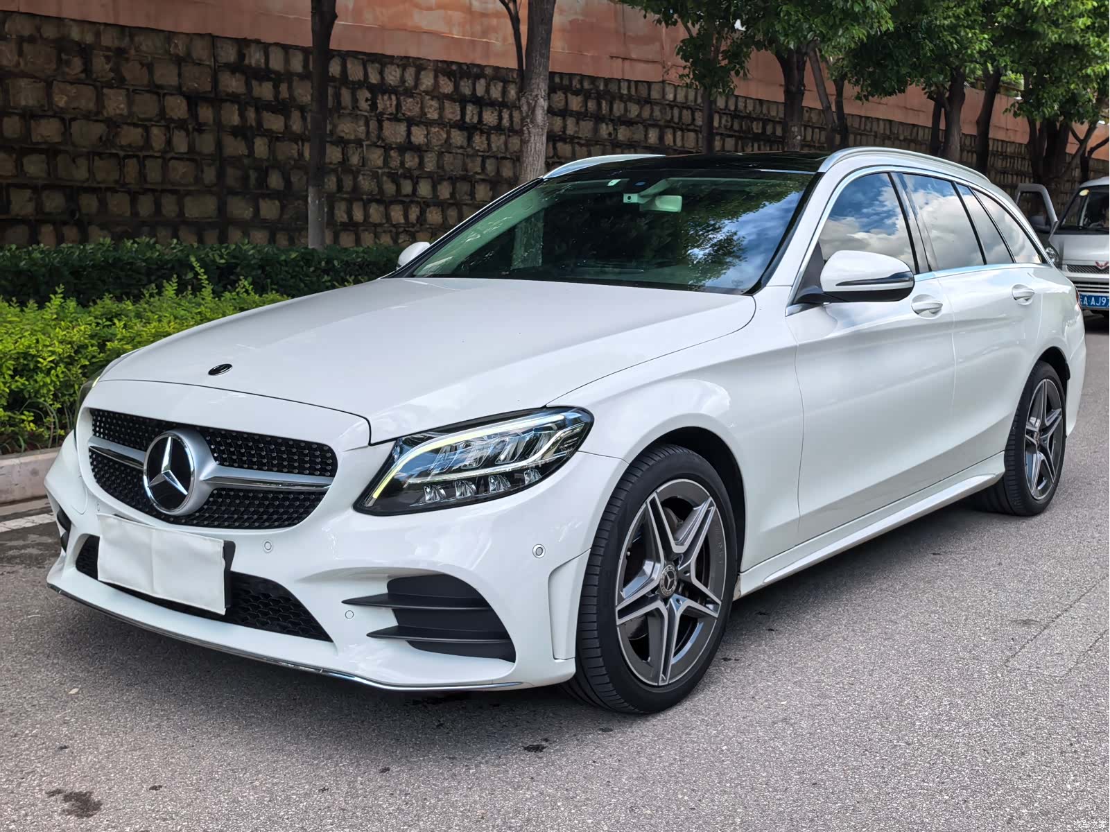 Mercedes-Benz C-Class, 2019 1
