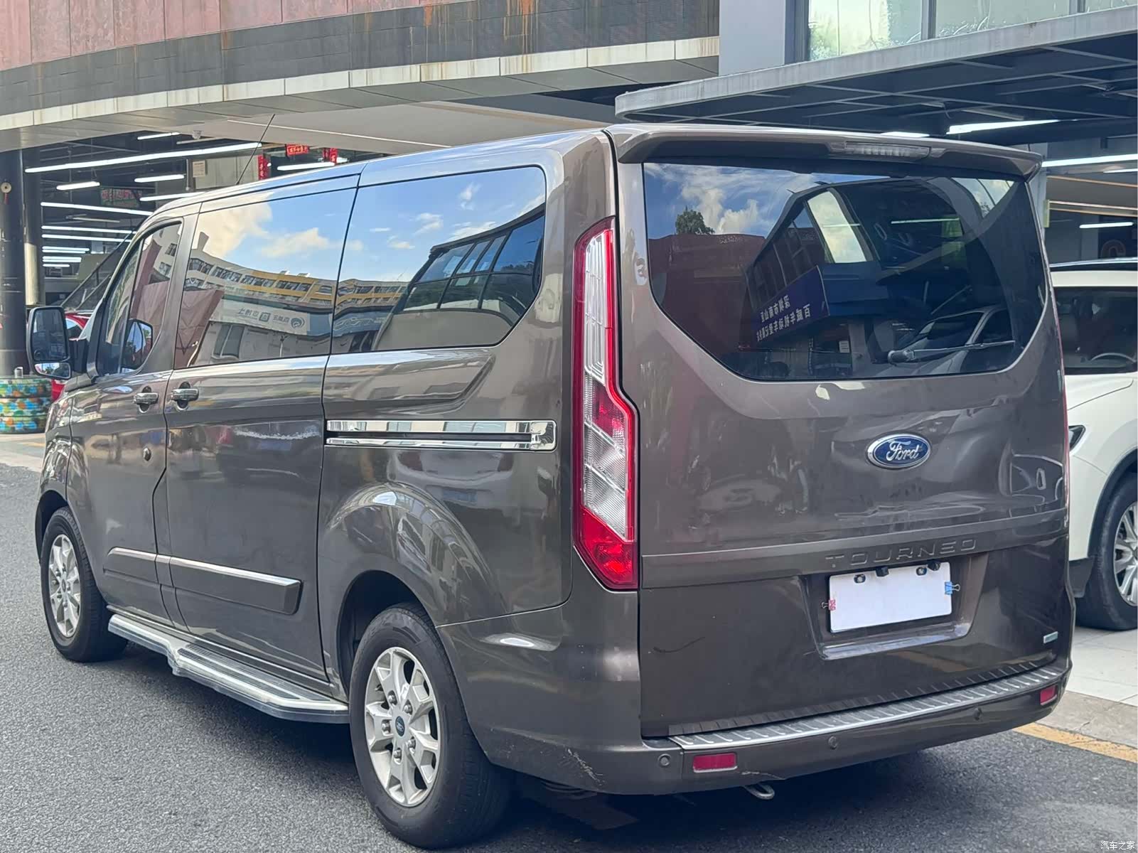 Ford Tourneo, 2017 7