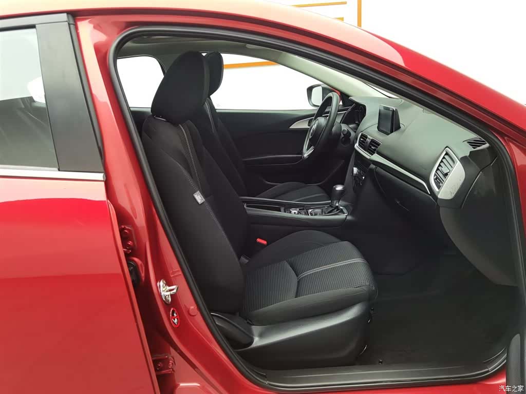 Mazda Mazda3, 2018 23
