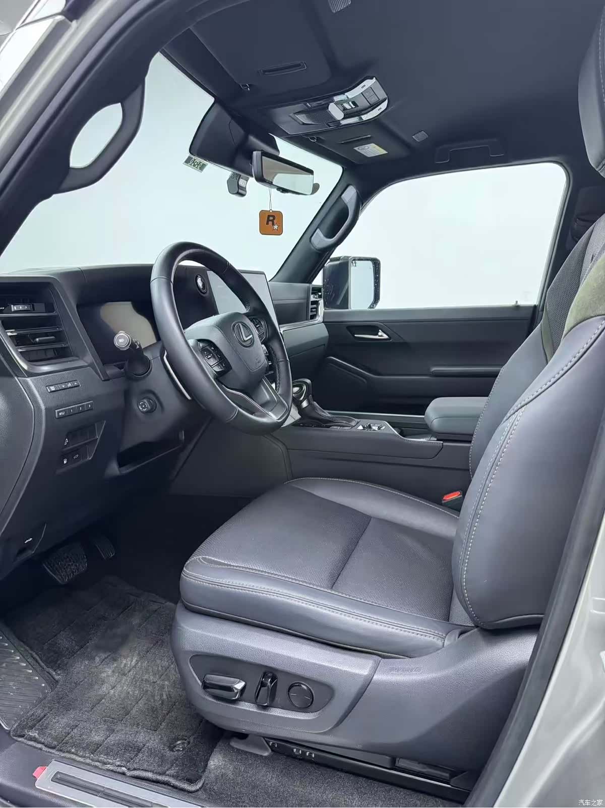 Lexus GX, 2024 4