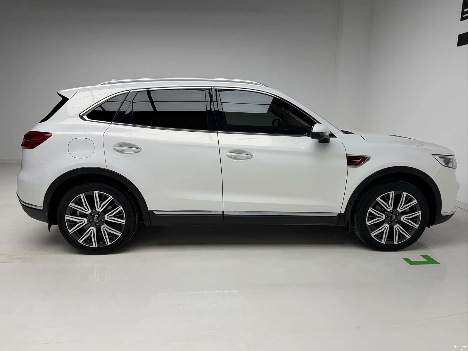 Hongqi HS5, 2022 7