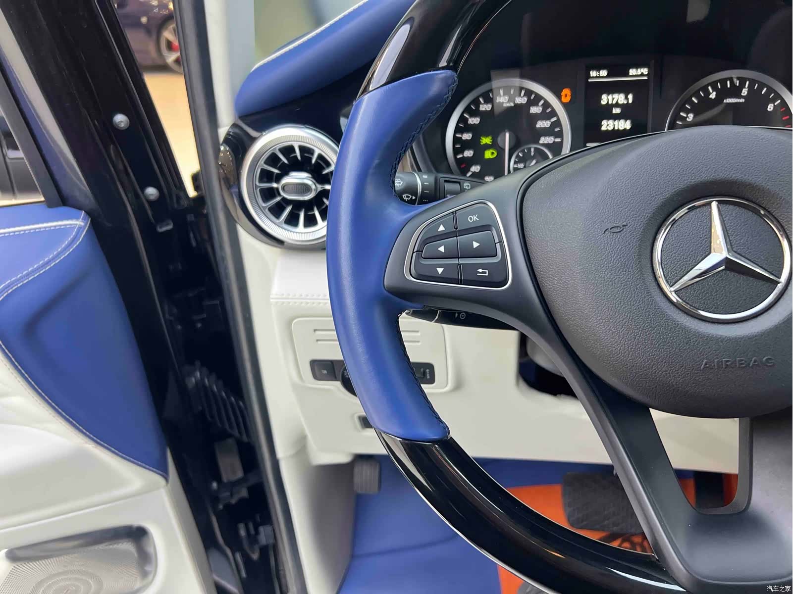 Mercedes-Benz 7, 2024 12