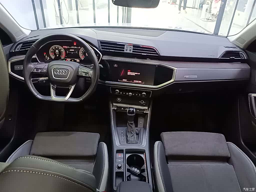 Audi Q3, 2023 10