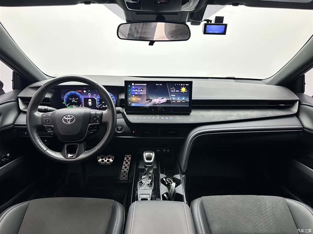 Toyota Camry, 2024 10