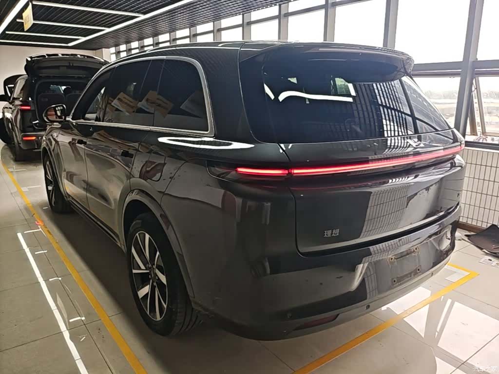 Li Auto L8, 2023 все фото