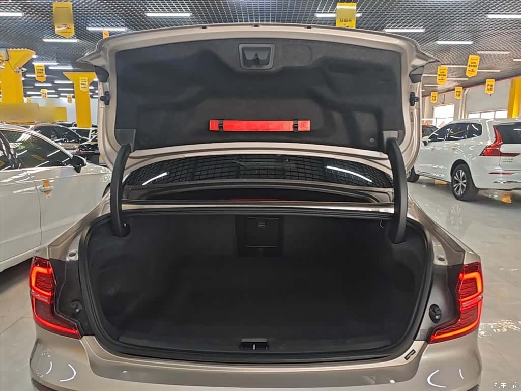 Volvo S60, 2024 19